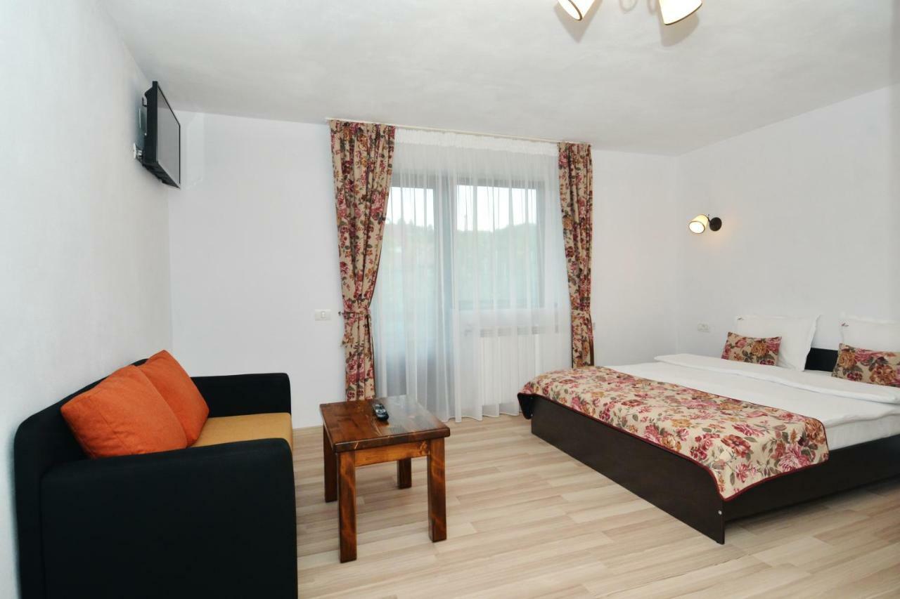 Hotel Vila Mogan Moieciu de Jos Zewnętrze zdjęcie