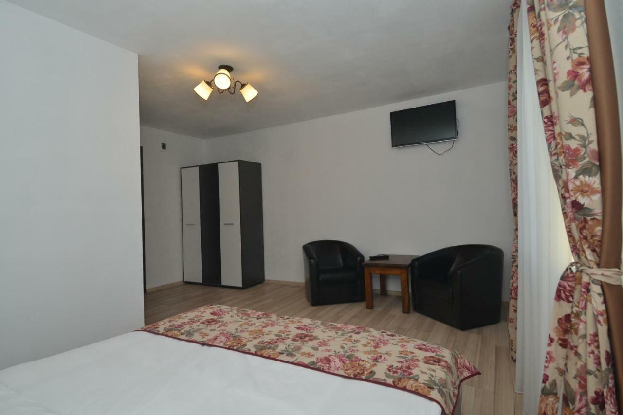 Hotel Vila Mogan Moieciu de Jos Zewnętrze zdjęcie
